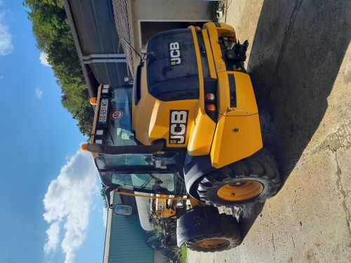 JCB – TM 320S T5