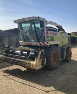 CLAAS - JAGUAR 890 4RM (492/245)