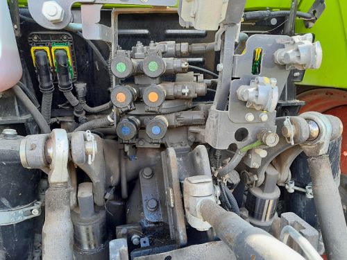 CLAAS - ARION 450 – Image 18