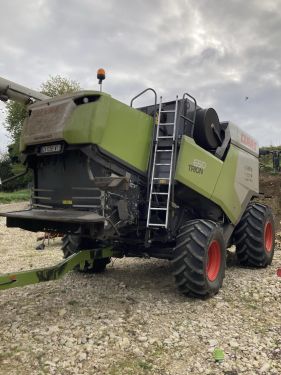 CLAAS - TRION 650