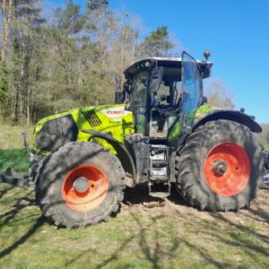 CLAAS - AXION 830 CMATIC